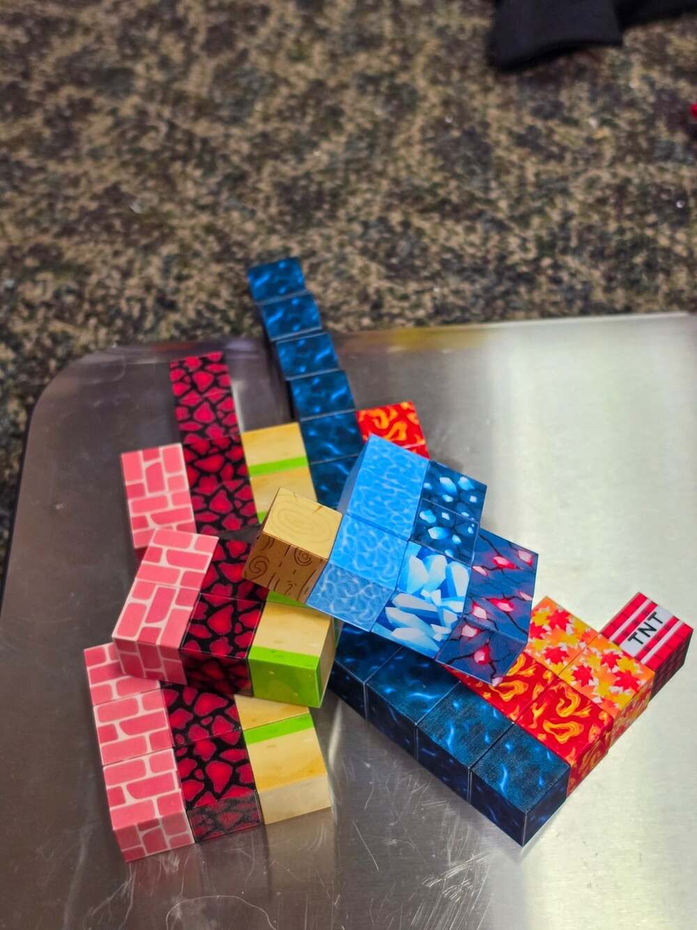 Minecraft Magnetic Building Blocks Set - Picture 2 of 2